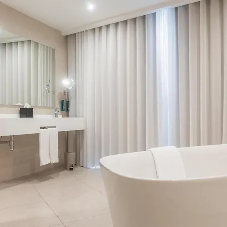 Doubletree By Hilton Malta Hotel 4*