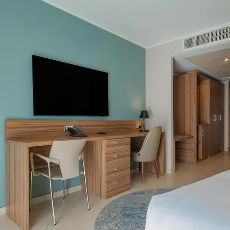 Hotel Doubletree By Hilton Malta St. Paul's Bay