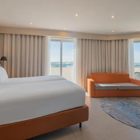 Hotel Doubletree By Hilton Malta 4*