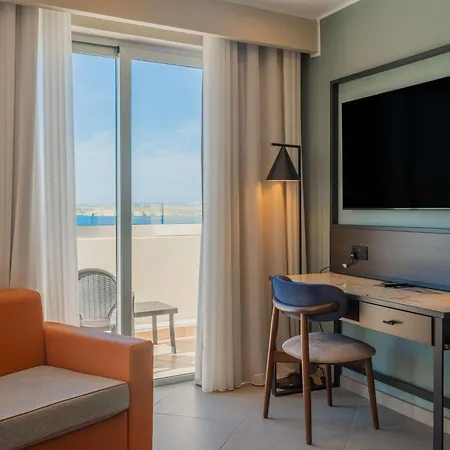 ホテル Doubletree By Hilton Malta