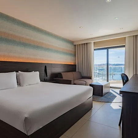 ホテル Doubletree By Hilton Malta