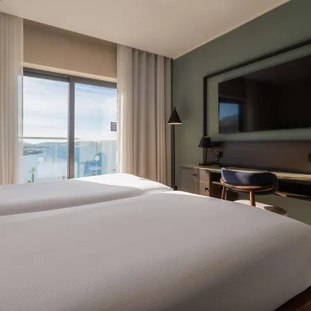 ホテル Doubletree By Hilton Malta 4*