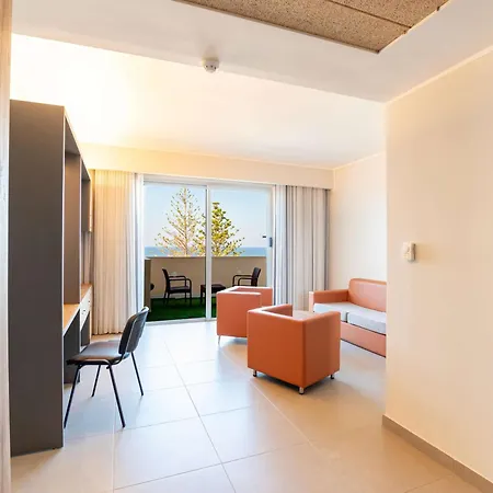 ホテル Doubletree By Hilton Malta